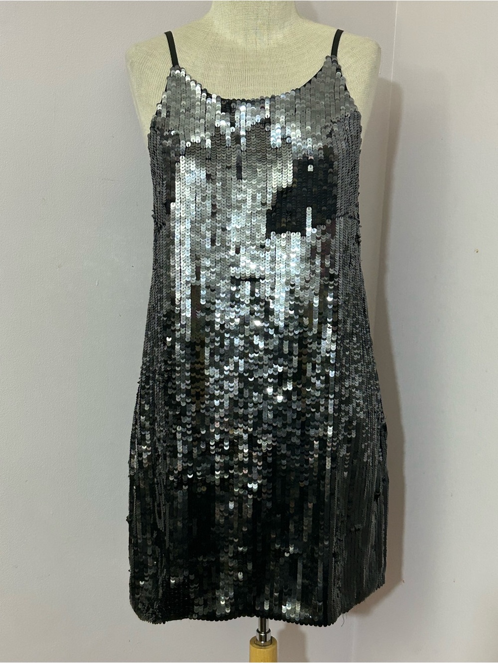 W118 by Walter Baker Stunning Sequin Dress Size 4